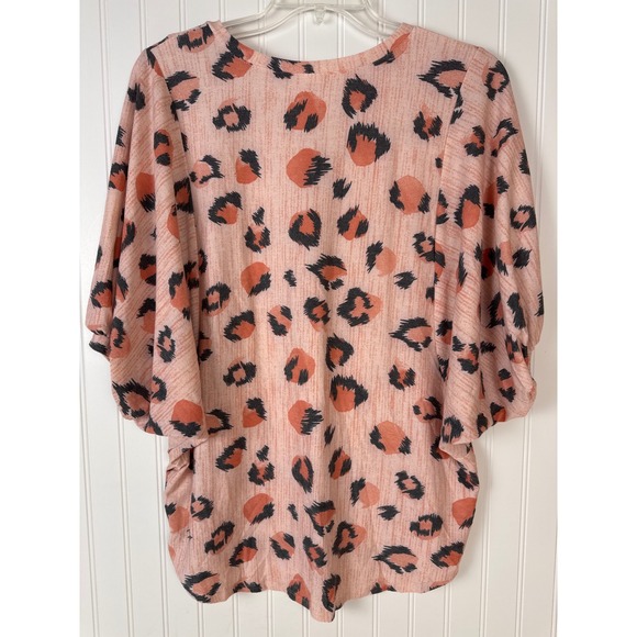 LuLaRoe Renee Top‎ Leopard Print V Neck Dolman Sleeve Size M - Picture 3 of 14
